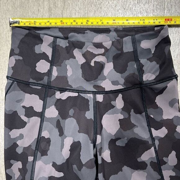 Athleta Lightning Stash Pocket Camo 7/8 Tight Legging Black Camo Women’s Size XS - Picture 8 of 16